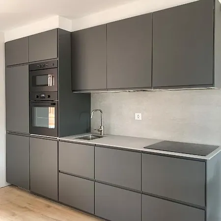 Acogedor Apartamento Con Terraza Y Parking Publico En Comillas Exterior photo