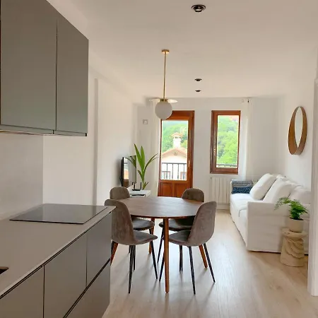 Acogedor Apartamento Con Terraza Y Parking Publico En Comillas Exterior photo